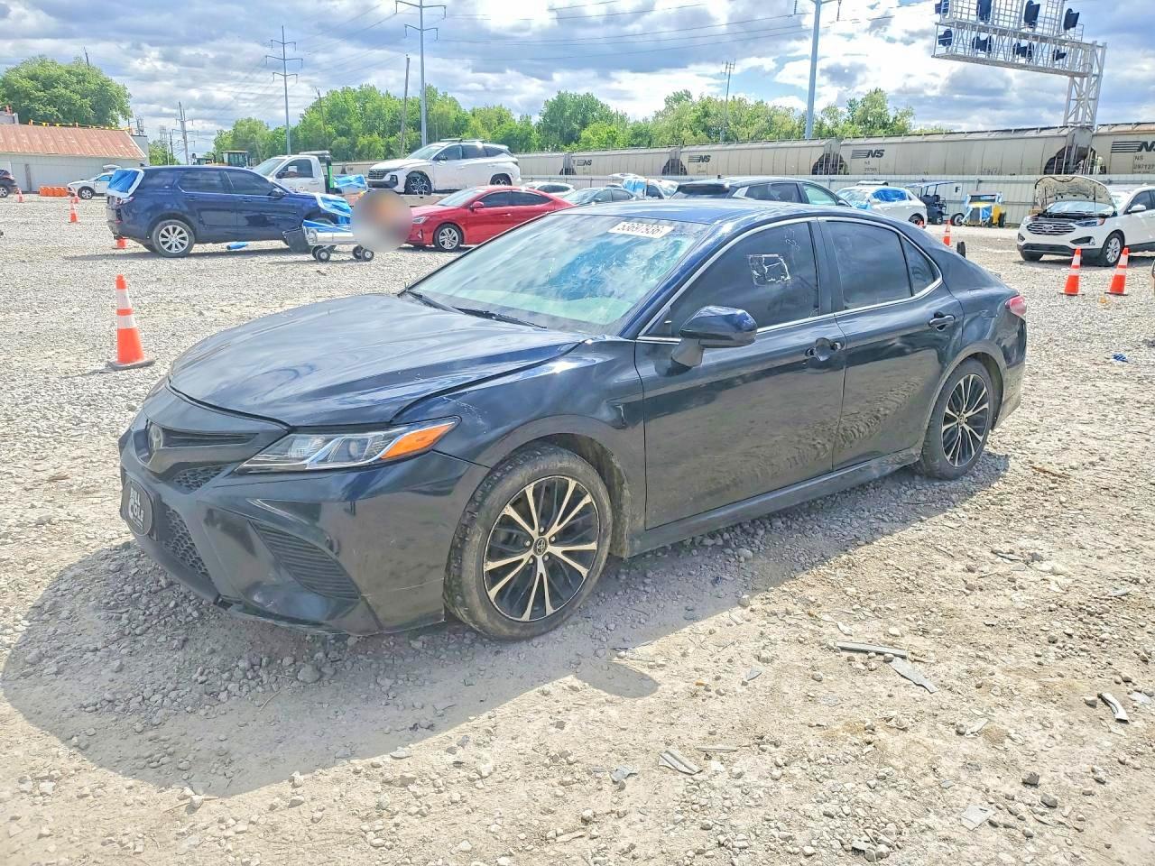 Salvage Toyota Camry Image