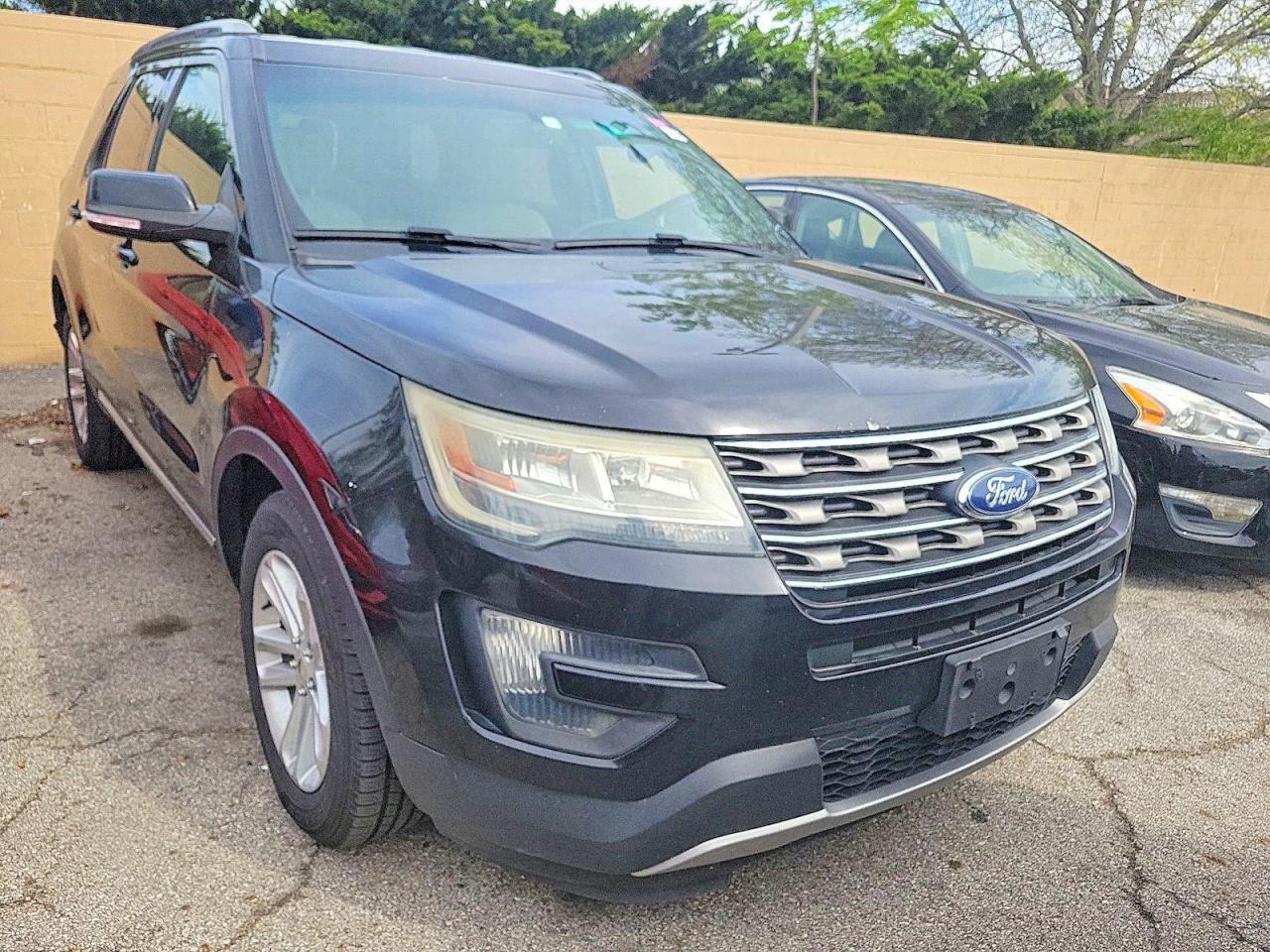 Salvage Ford Explorer Image