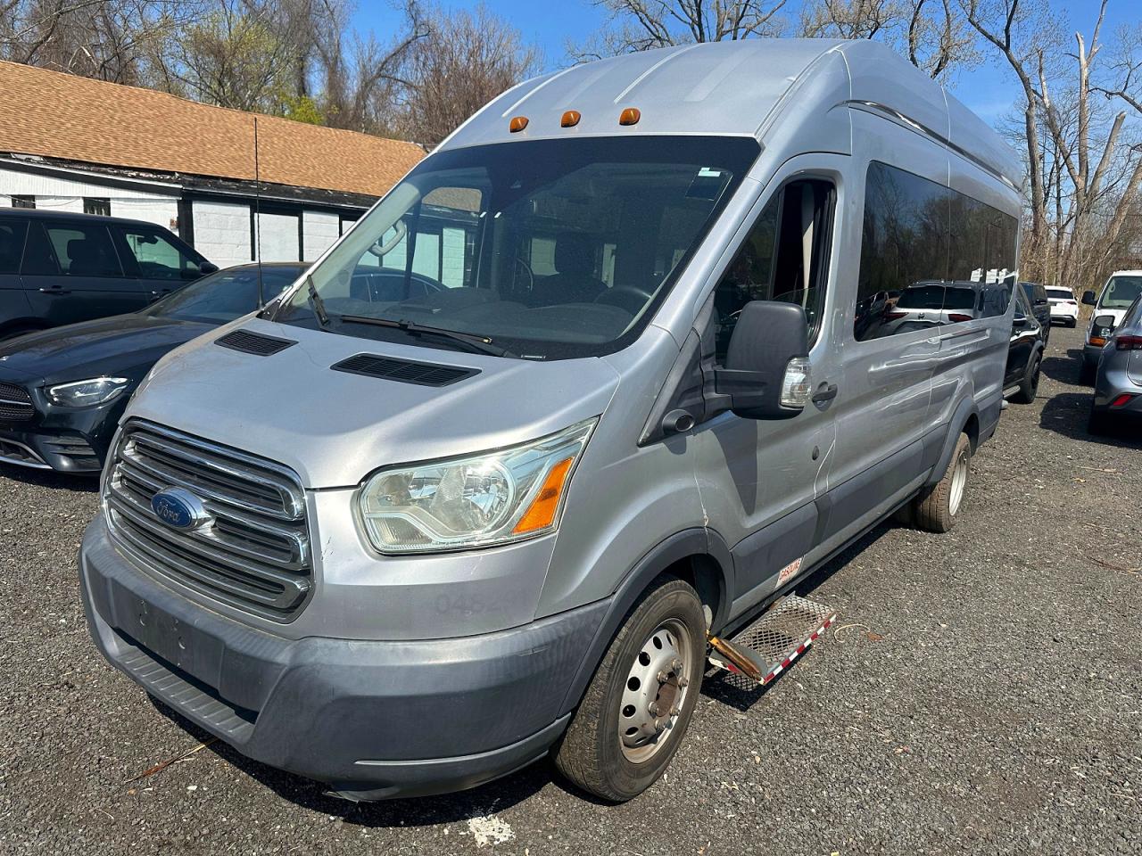 Salvage Ford Transit Image