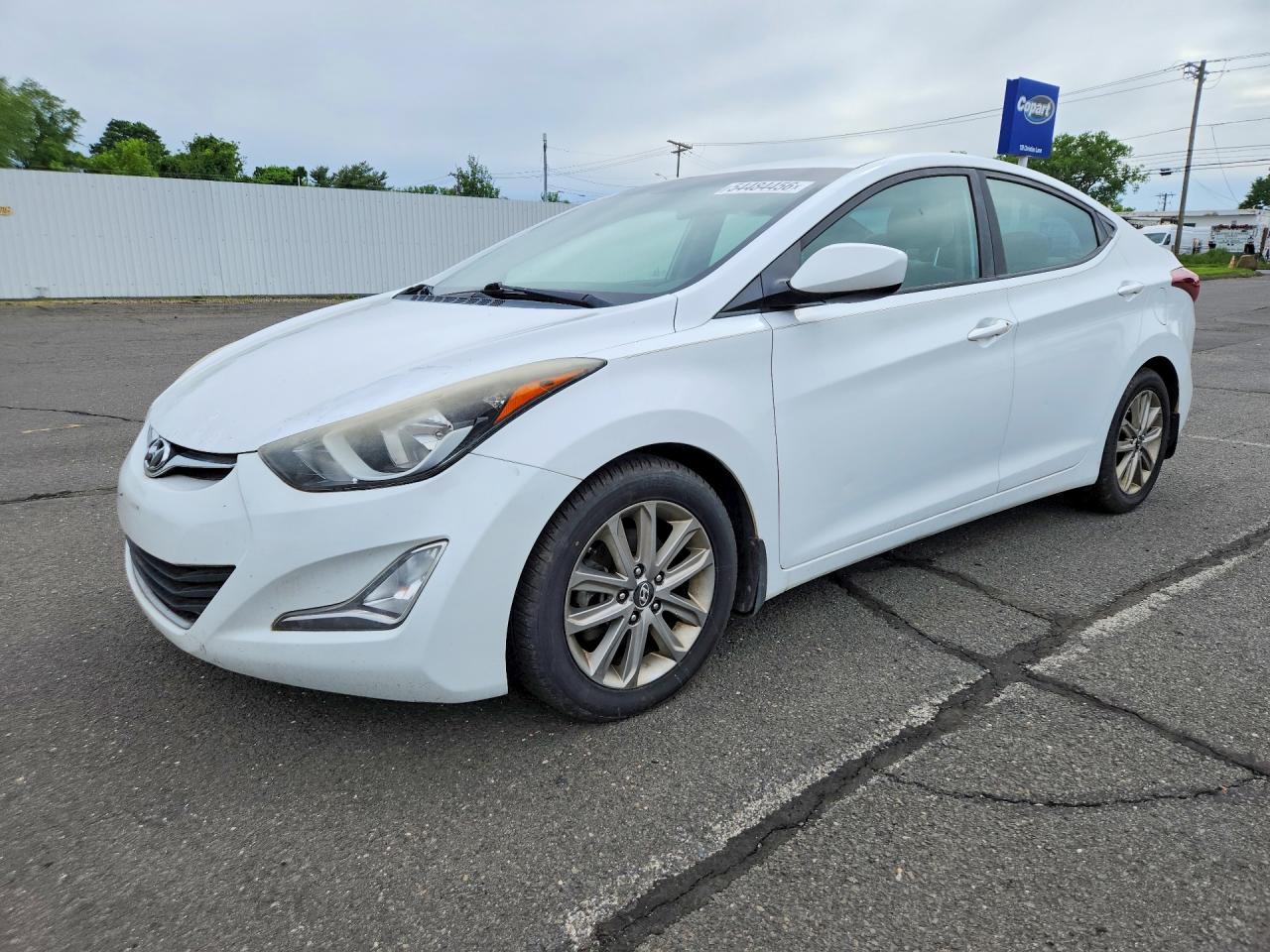 Salvage Hyundai ELANTRA Image