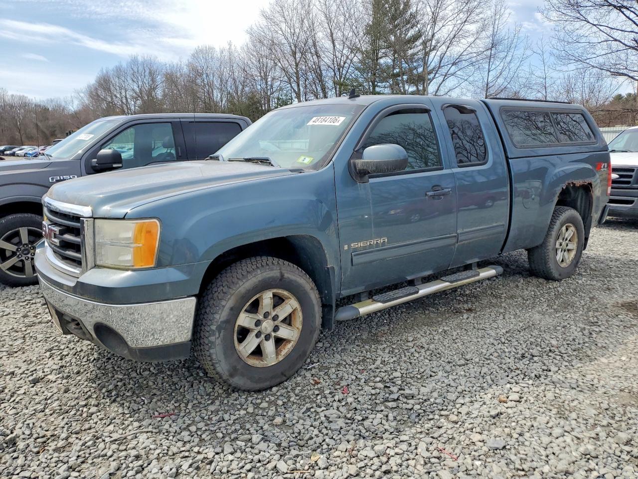 Salvage GMC Sierra Image