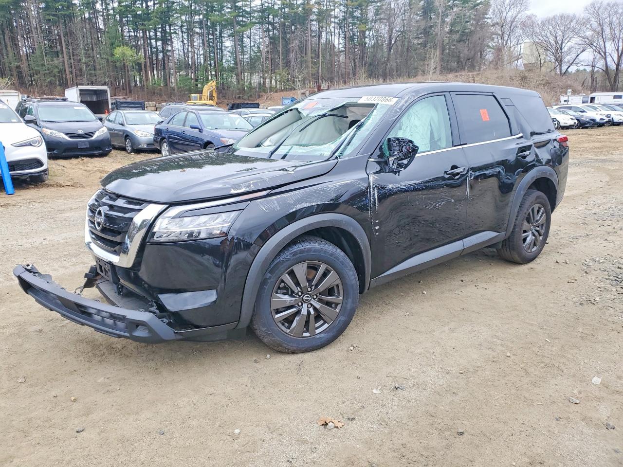 Salvage Nissan Pathfinder Image