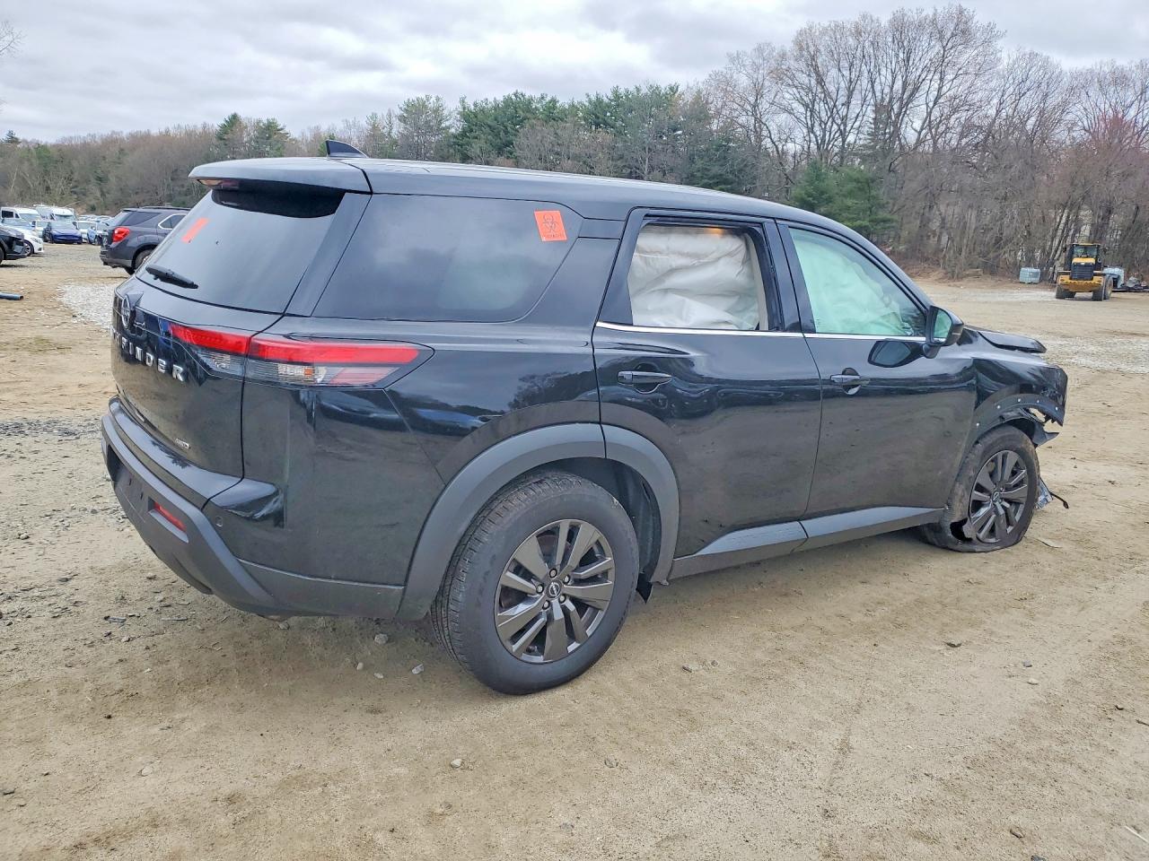 Nissan Pathfinder S