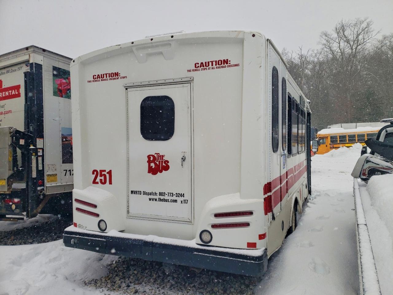 Ford Econoline E450 Super Duty Cutaway Van