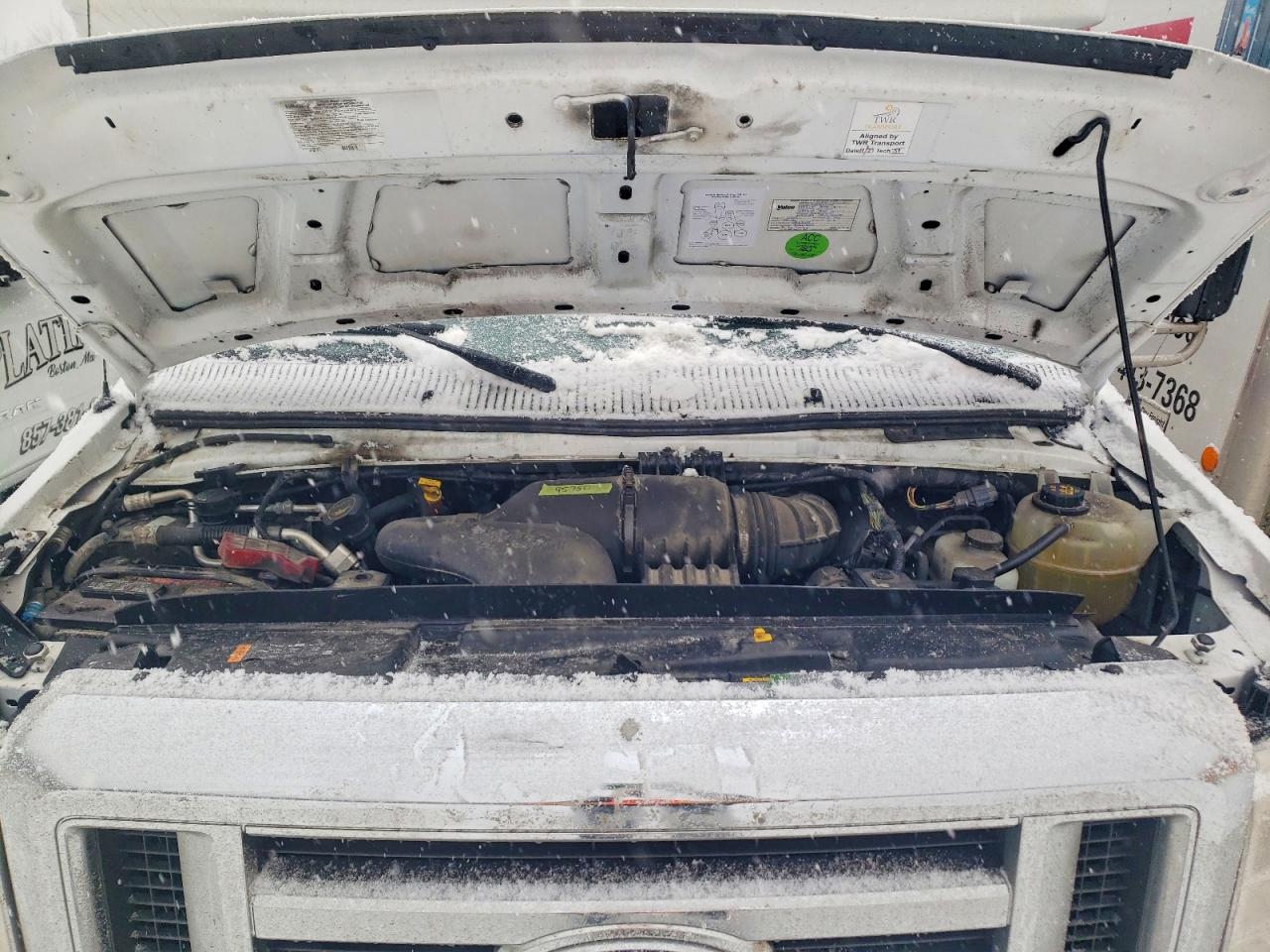 Ford Econoline E450 Super Duty Cutaway Van