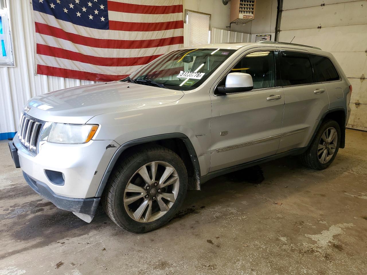 Salvage Jeep Grand Cherokee Image