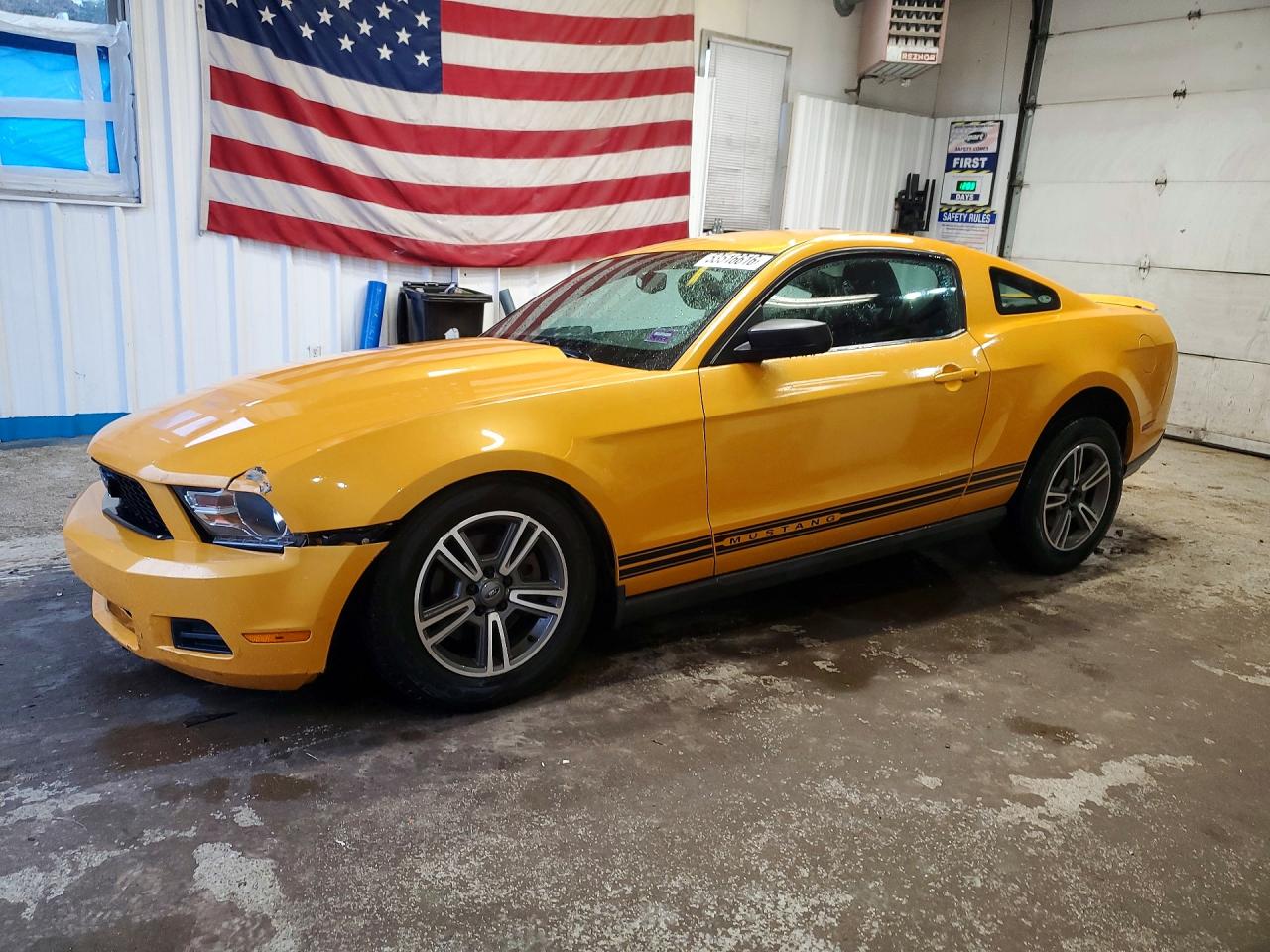 Salvage Ford Mustang Image