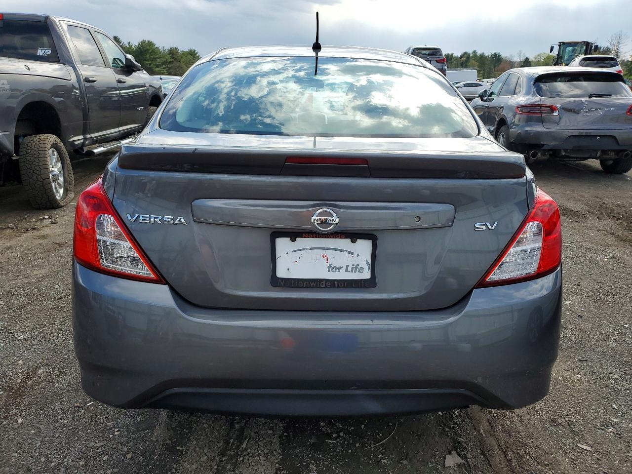 Nissan Versa 1.6 Sv