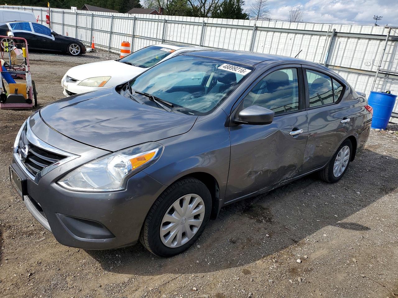Salvage Nissan Versa Image