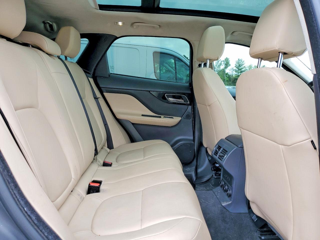 Jaguar F-PACE Premium