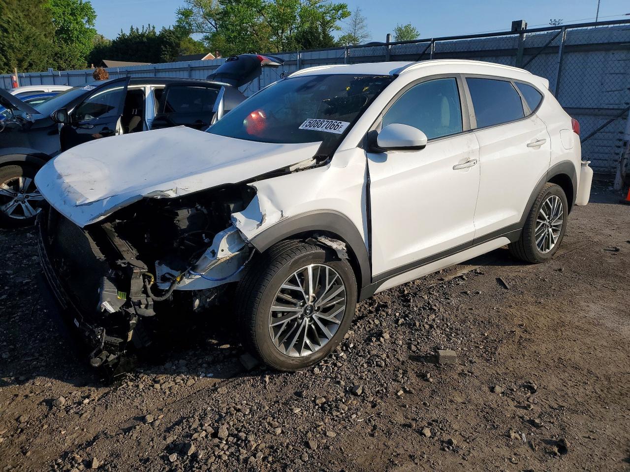 Salvage Hyundai TUCSON Image