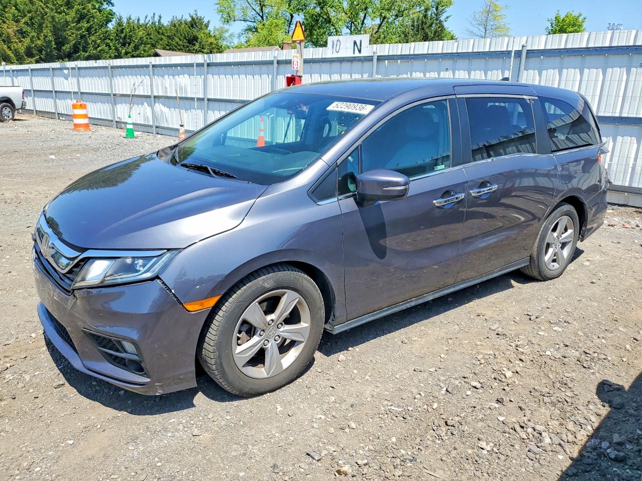 Salvage Honda Odyssey Image