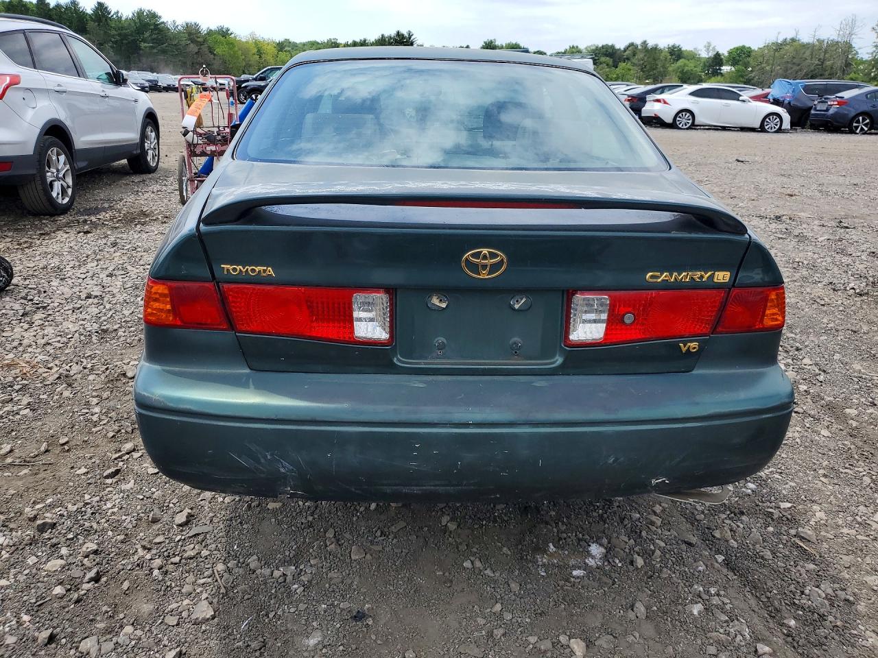 Toyota Camry Le V6