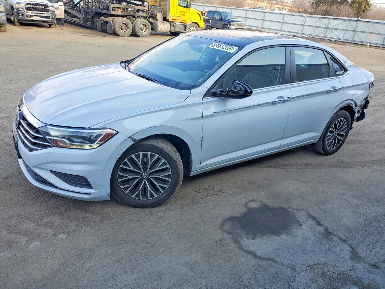 Salvage Volkswagen Jetta Image