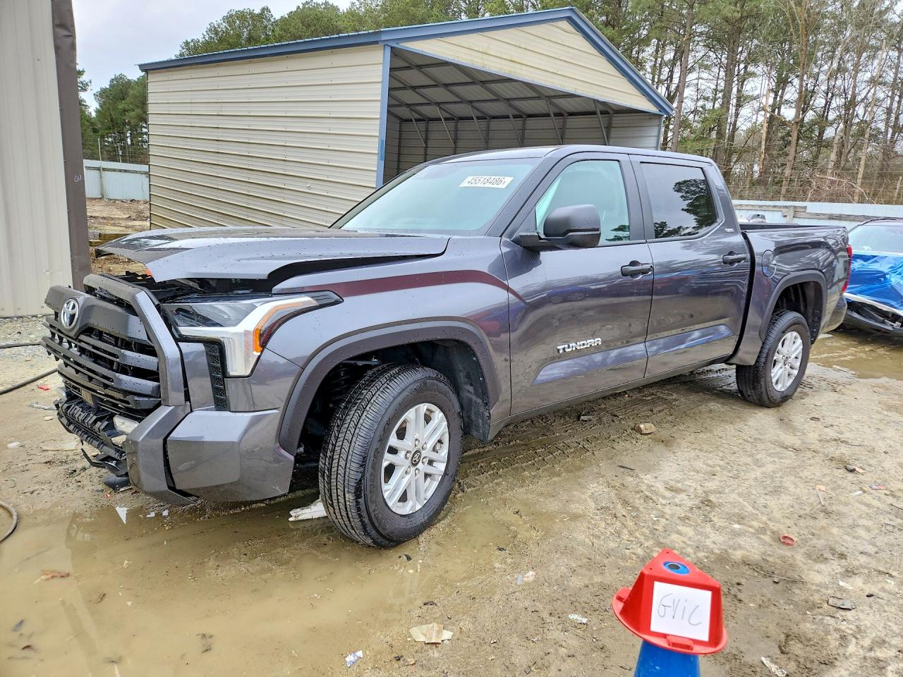 Salvage Toyota Tundra Image