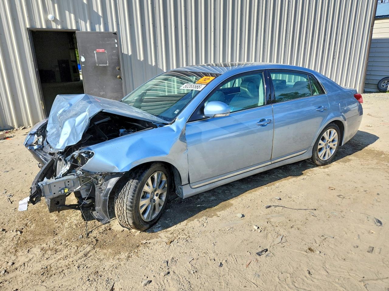 Salvage Toyota Avalon Image