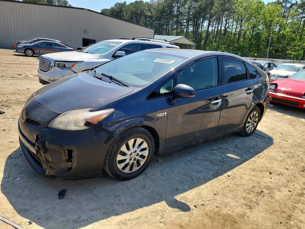 Salvage Toyota Prius Image