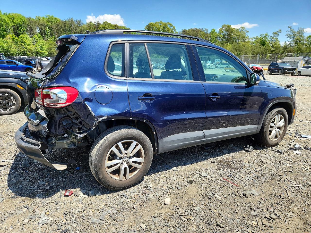 Volkswagen Tiguan S