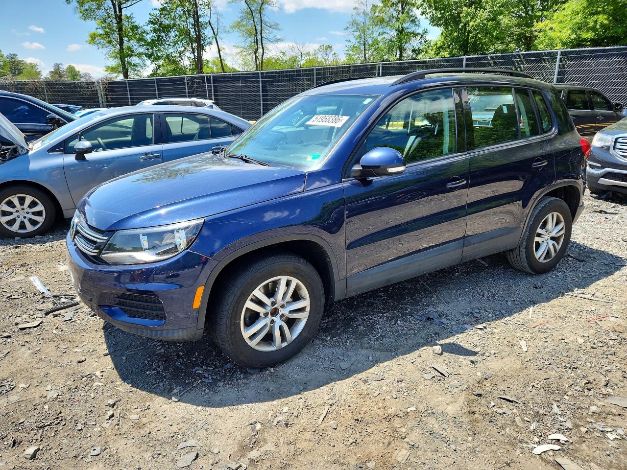 Salvage Volkswagen Tiguan Image