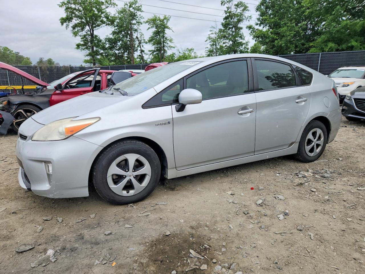 Salvage Toyota Prius Image