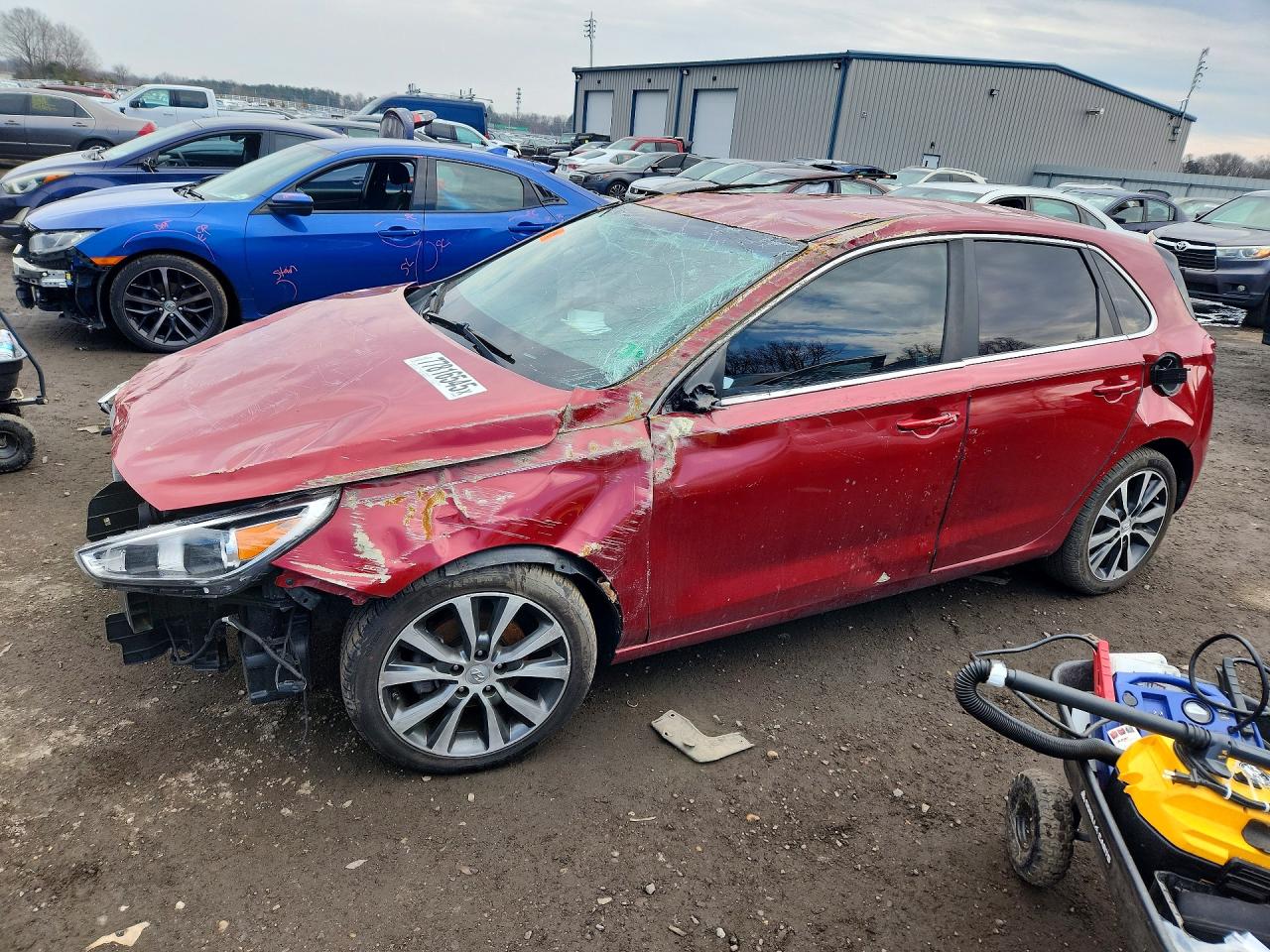 Salvage Hyundai ELANTRA Image