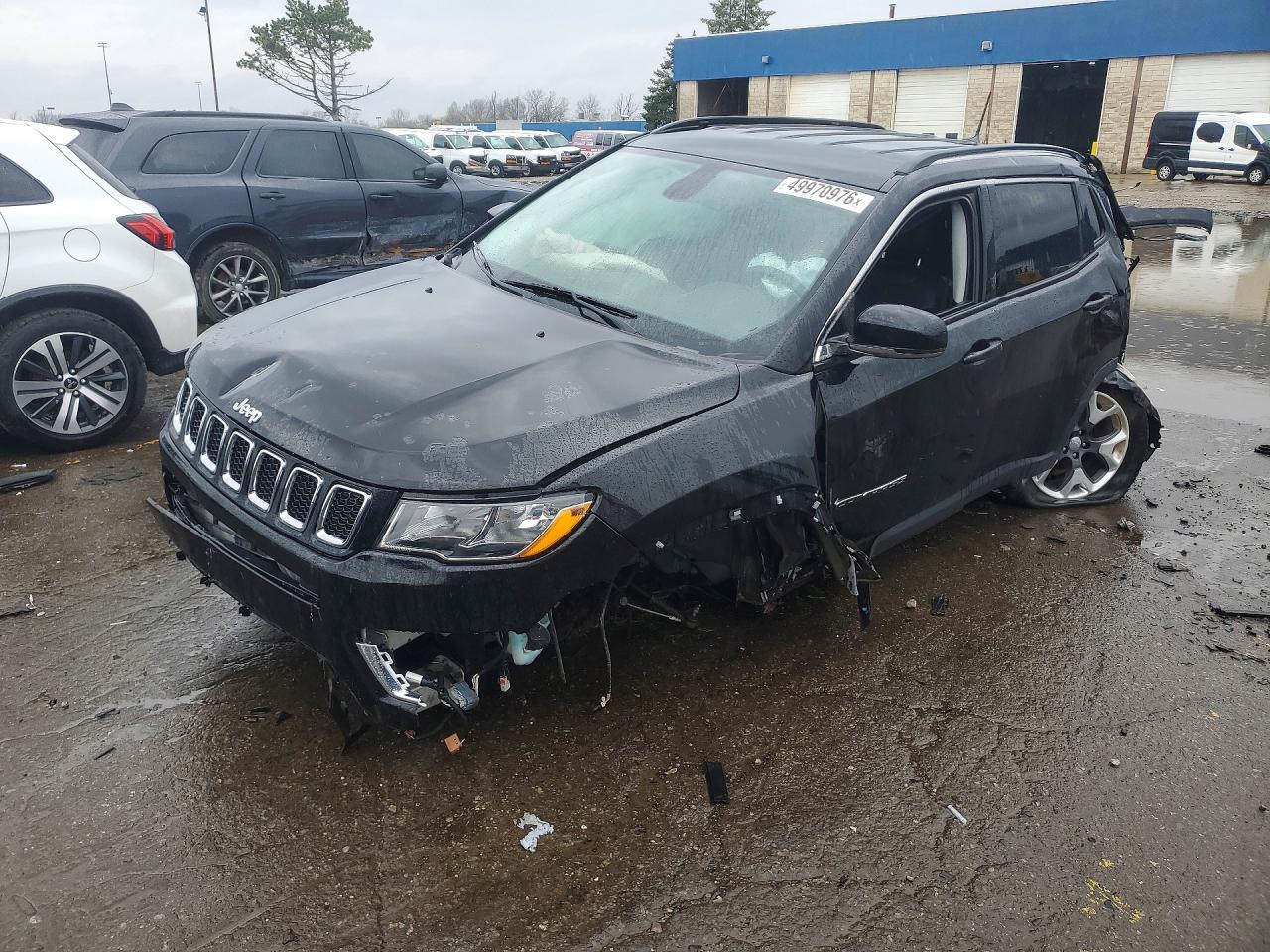 Salvage Jeep Compass Image