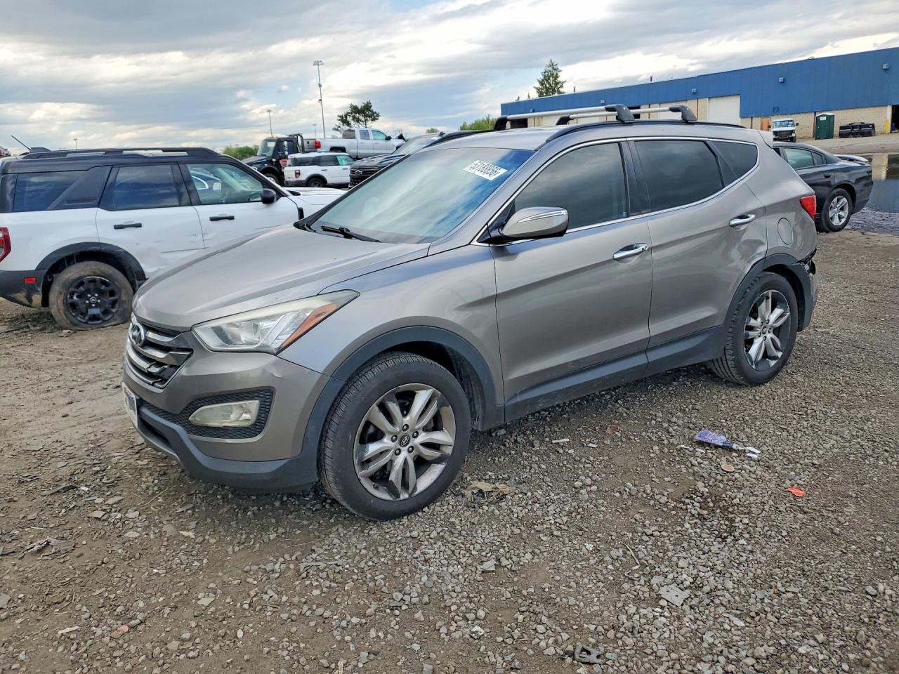 Salvage Hyundai SANTA FE Image