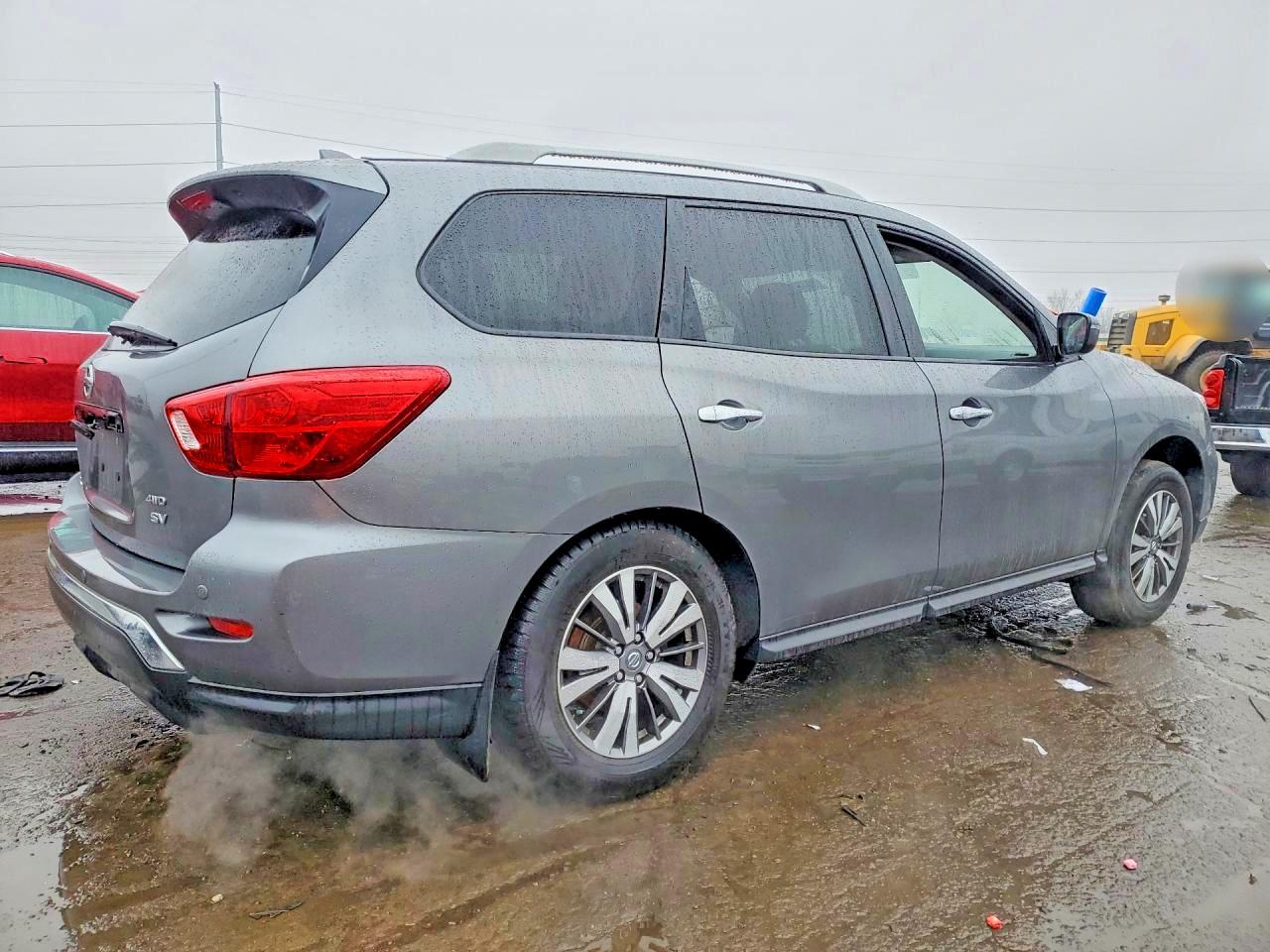 Nissan Pathfinder S