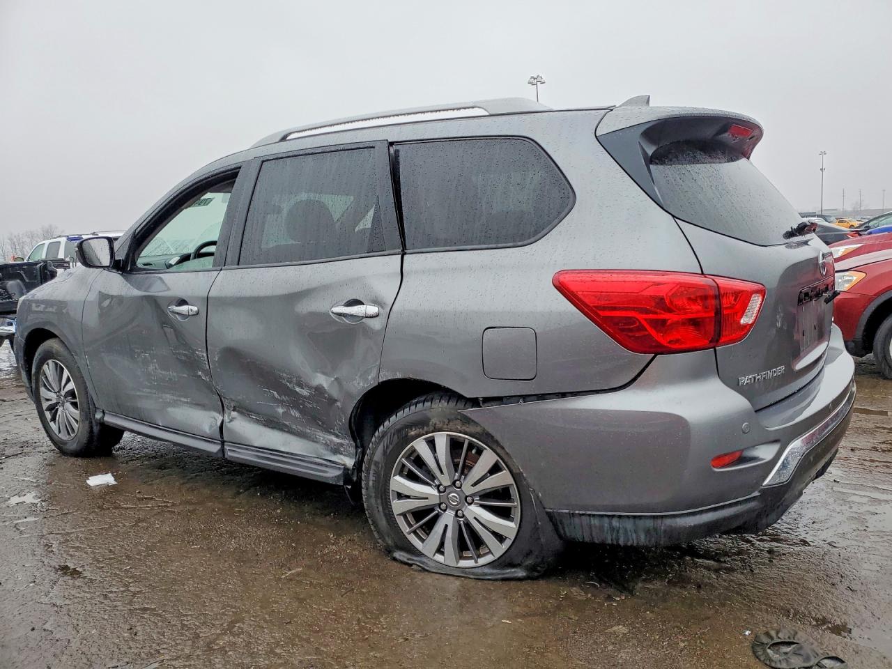 Nissan Pathfinder S