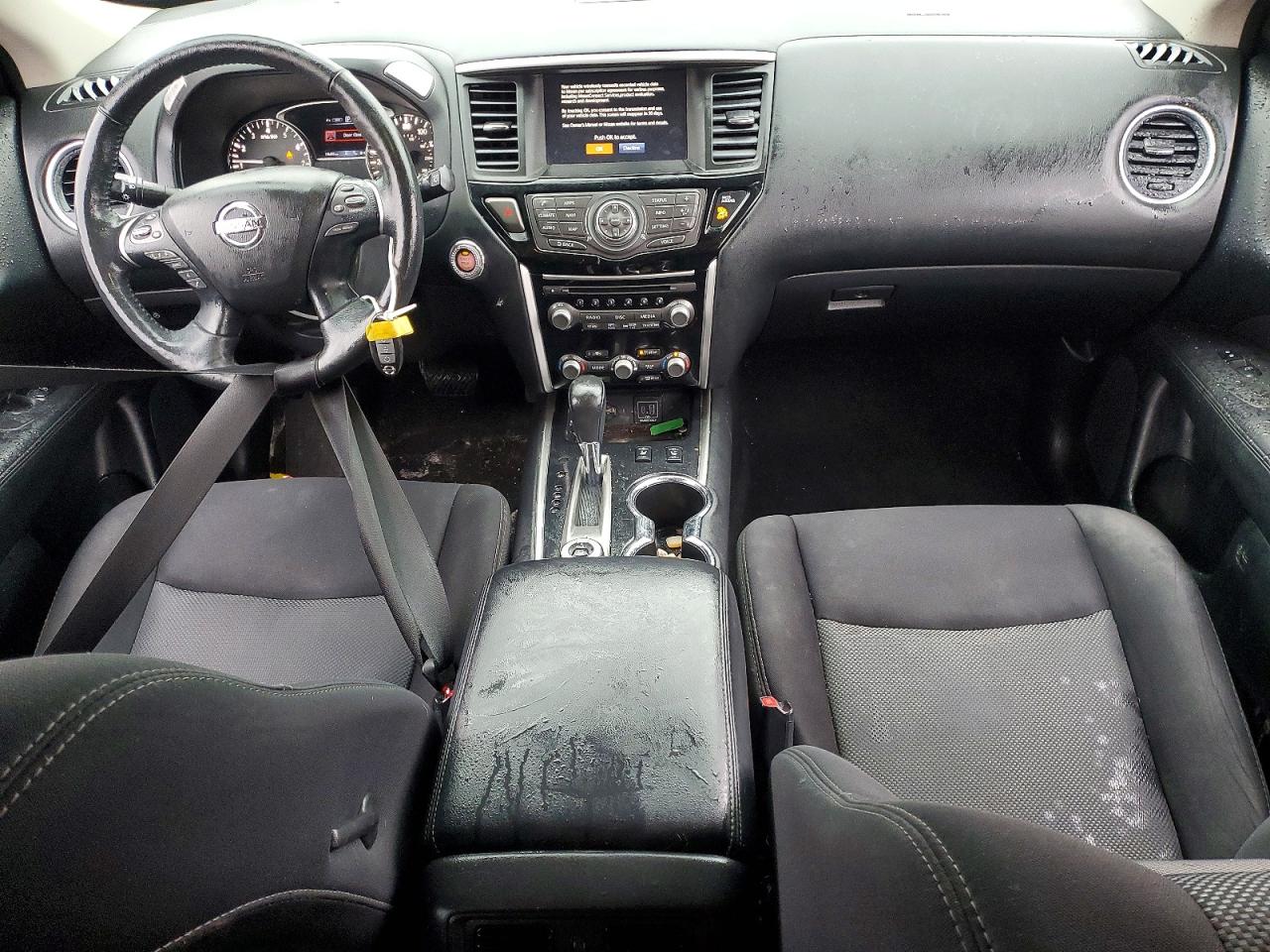 Nissan Pathfinder S