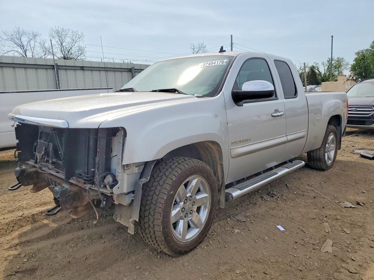 Salvage GMC Sierra Image