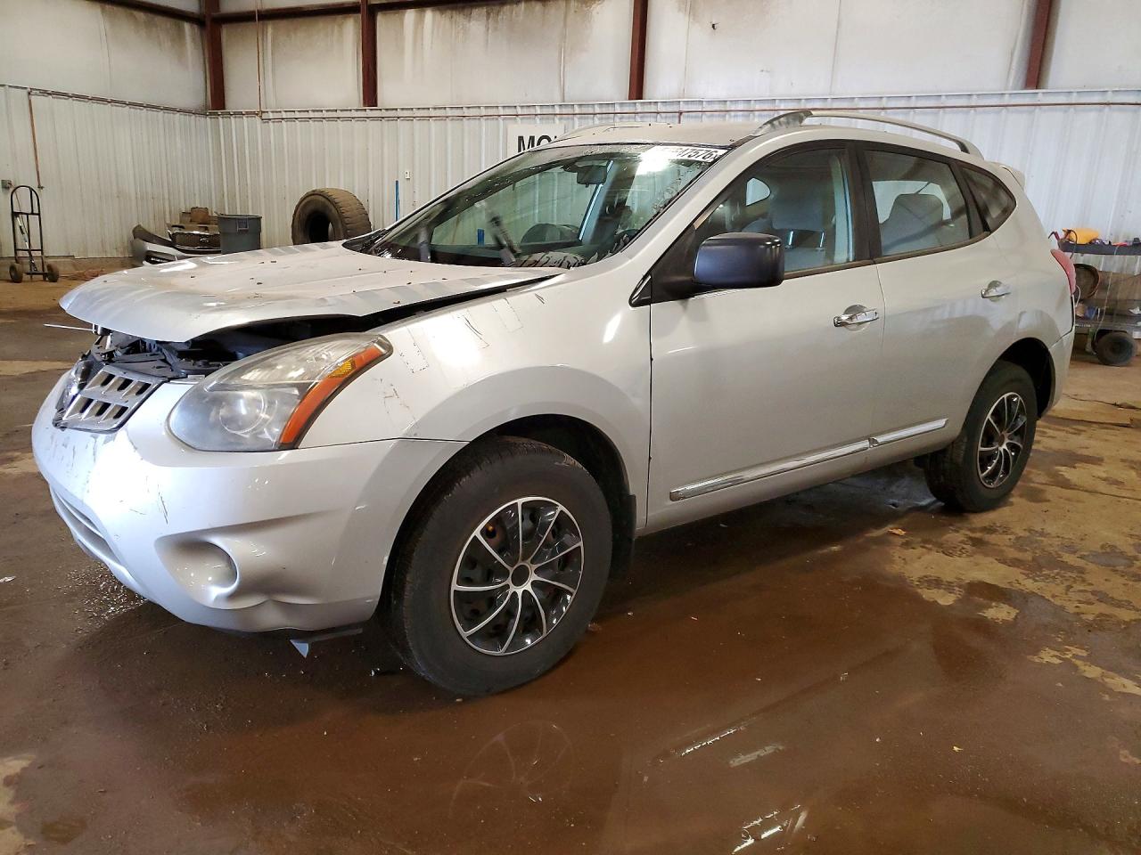 Salvage Nissan Rogue Image
