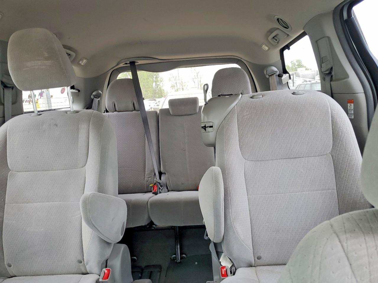 Toyota Sienna Le