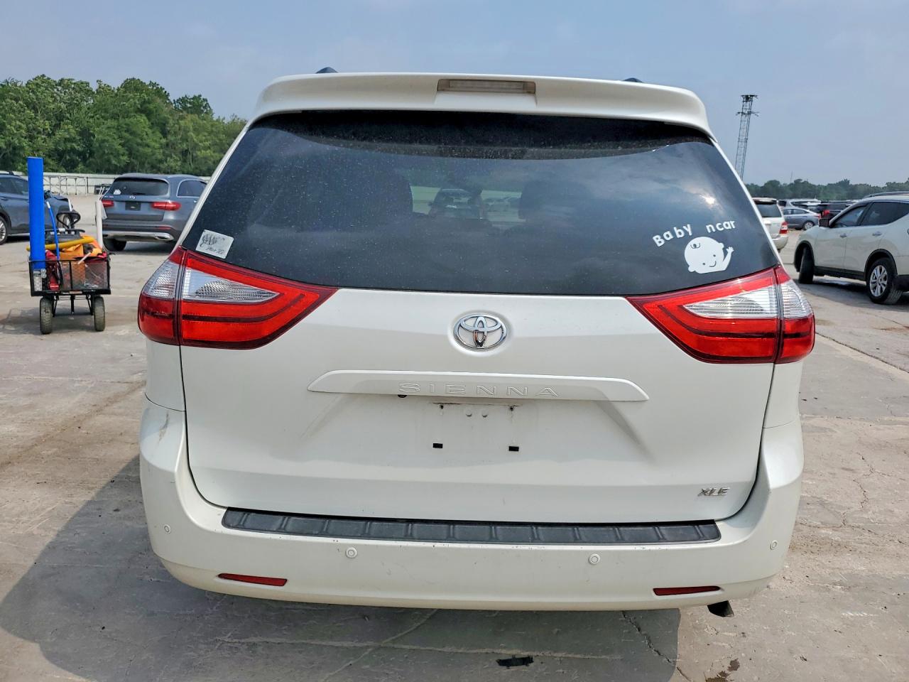 Toyota Sienna Xle Premium 8-passenger
