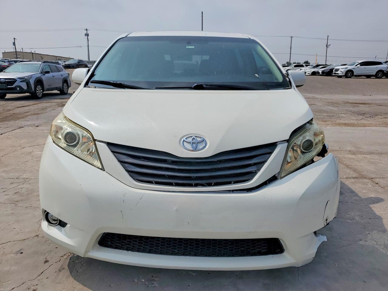 Toyota Sienna Xle Premium 8-passenger