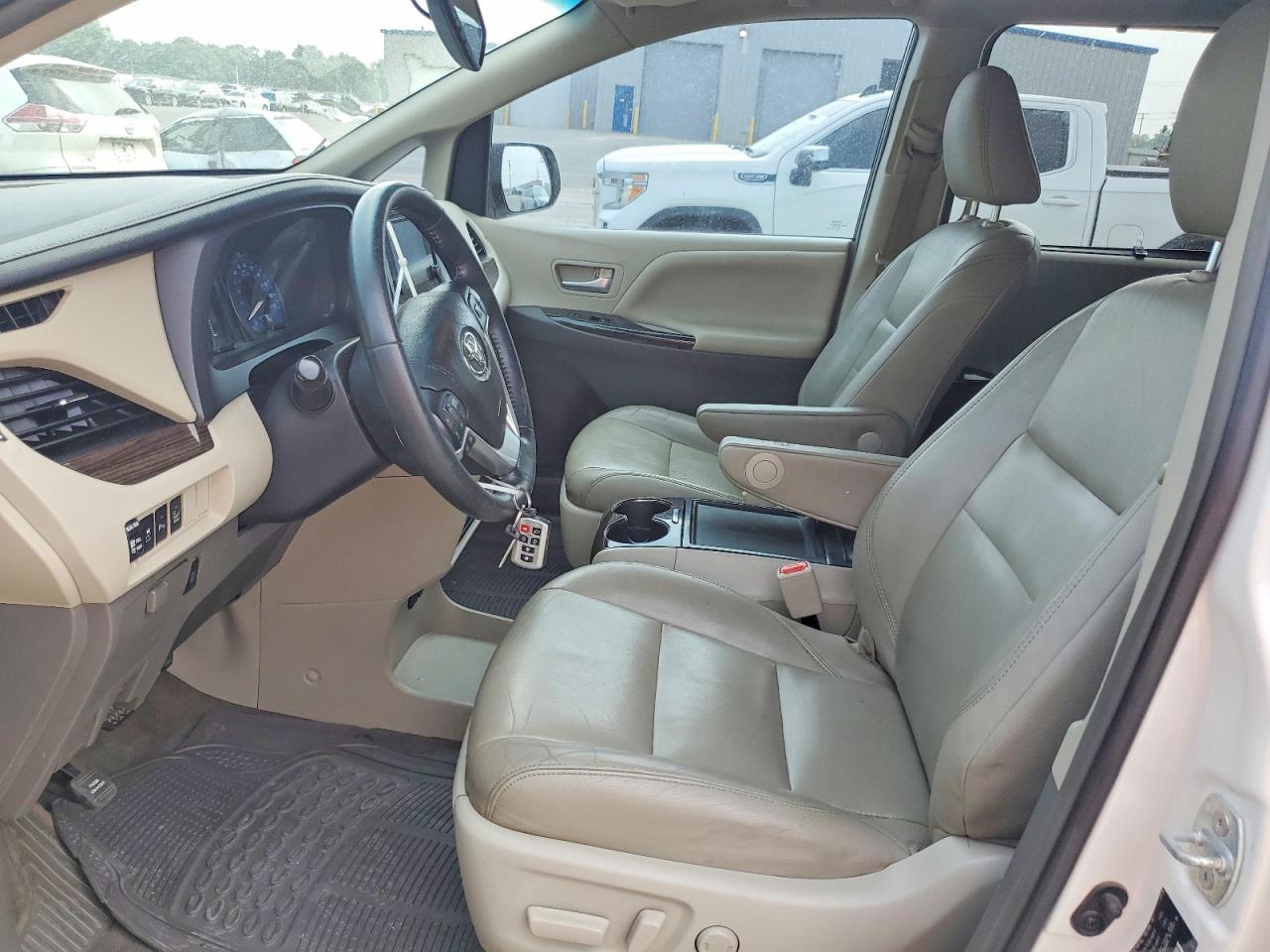 Toyota Sienna Xle Premium 8-passenger
