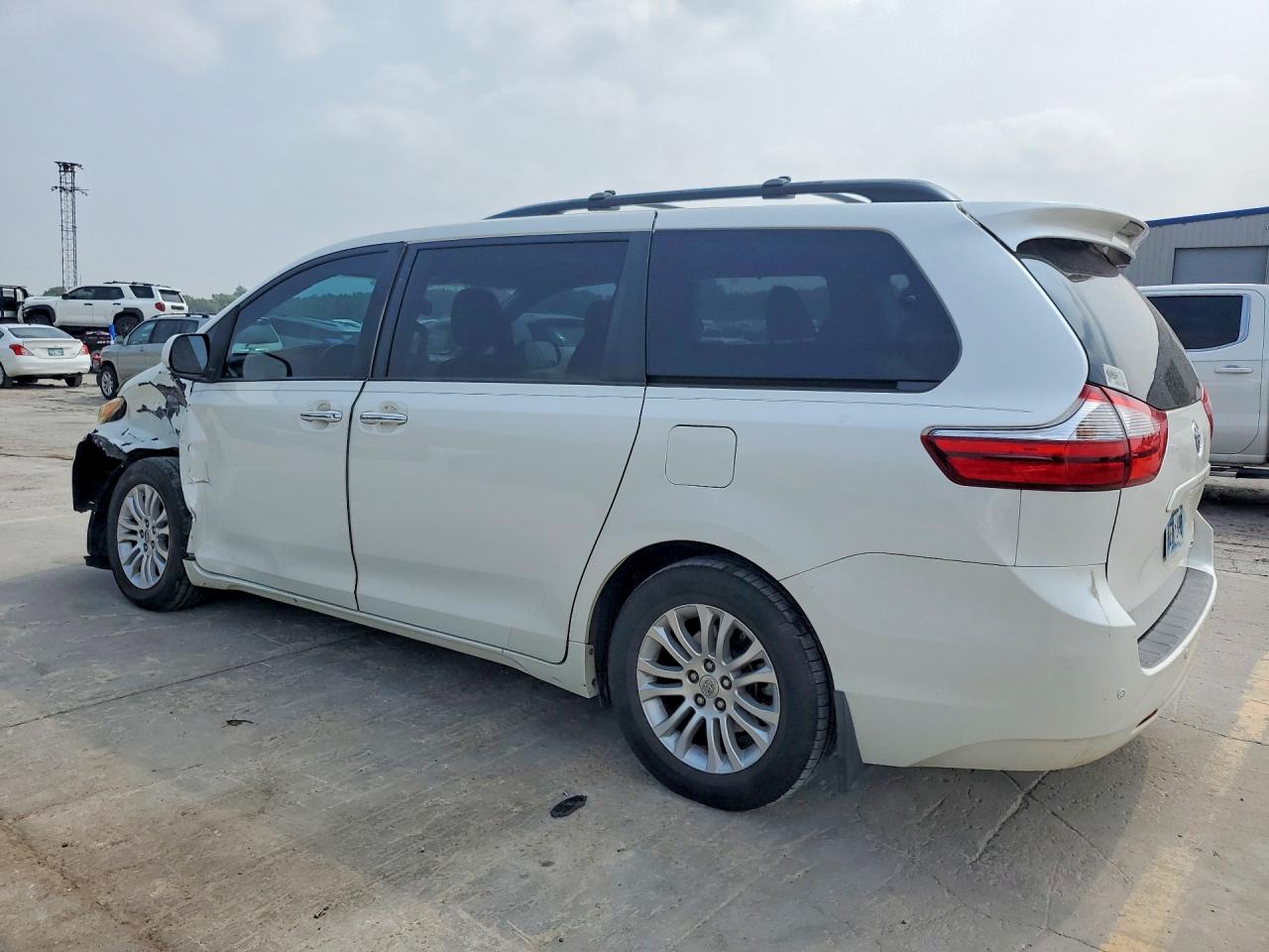 Toyota Sienna Xle Premium 8-passenger