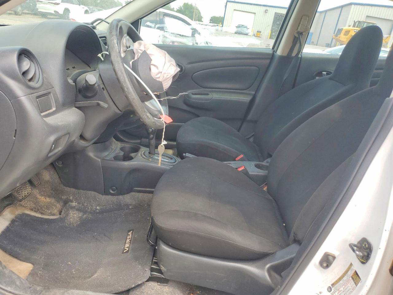 Nissan Versa 1.6 S Plus
