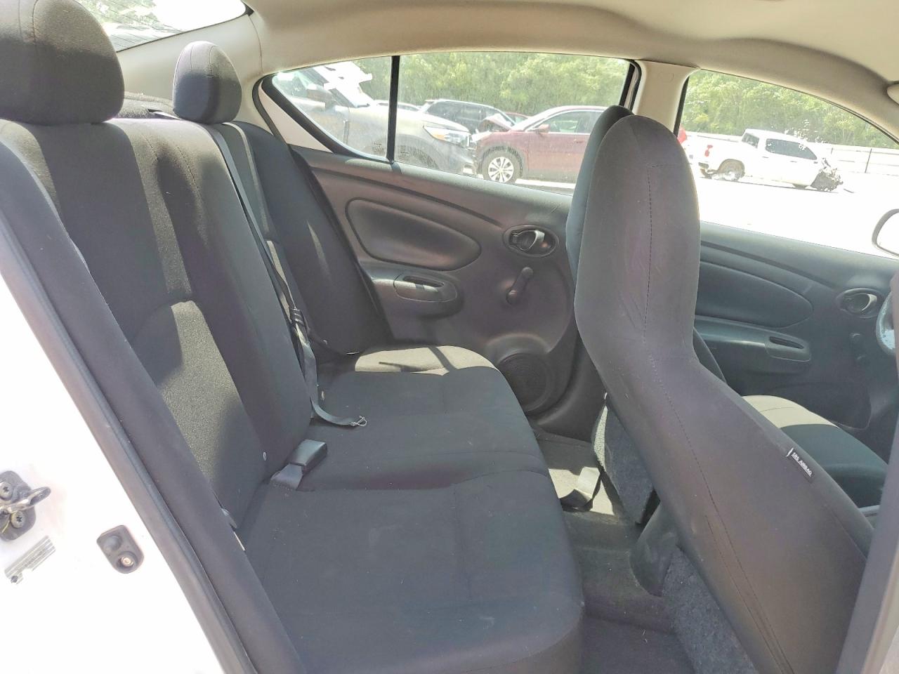 Nissan Versa 1.6 S Plus