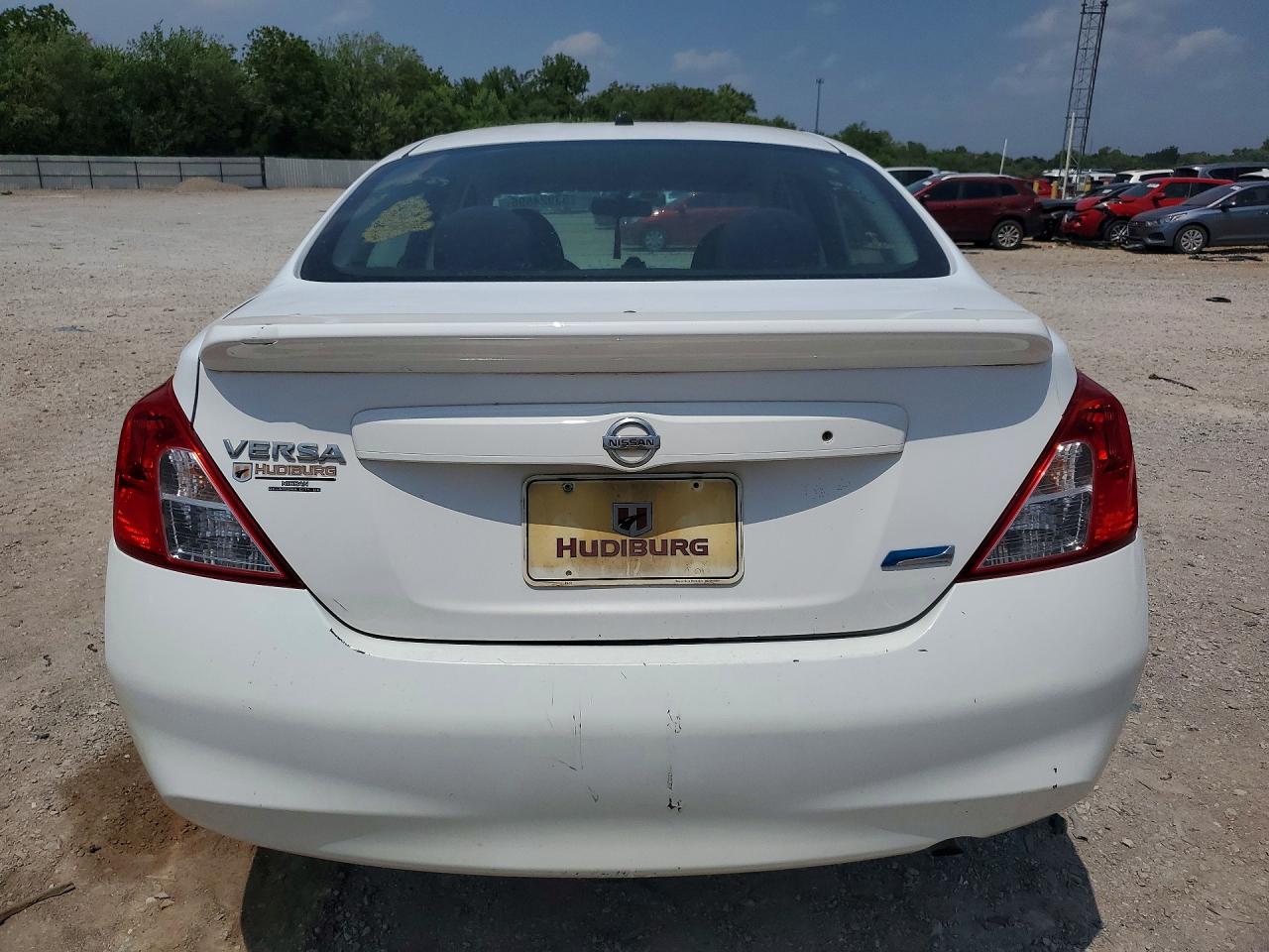Nissan Versa 1.6 S Plus