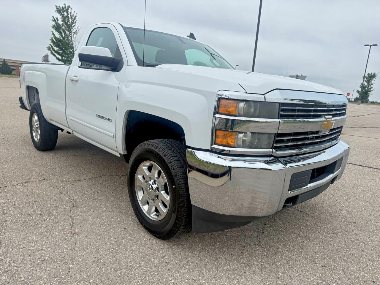 Salvage Chevrolet Silverado Image