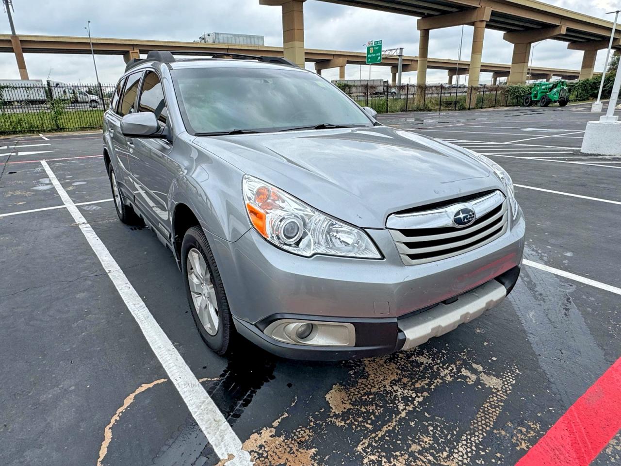 Salvage Subaru Outback Image