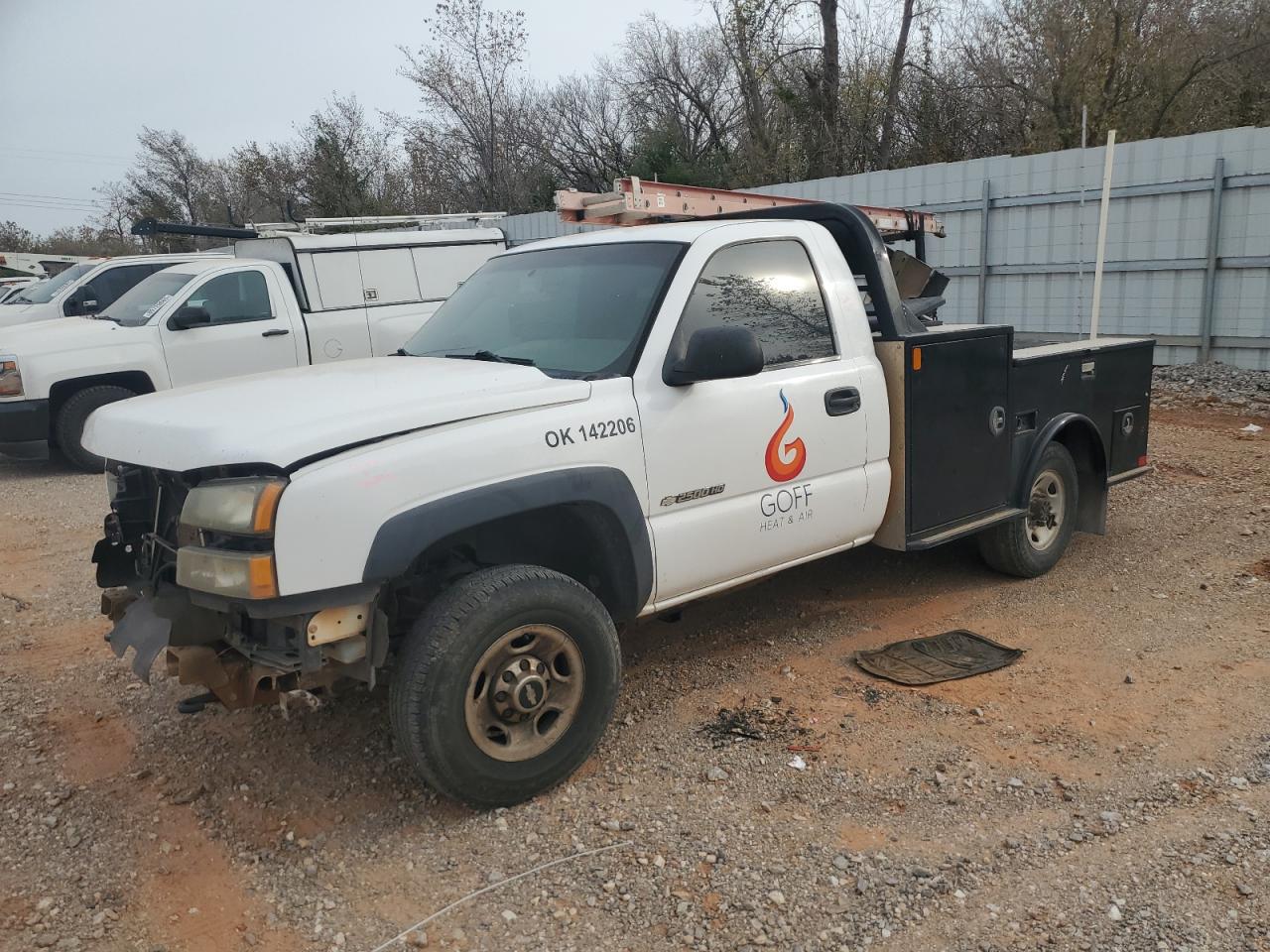 Salvage Chevrolet Silverado Image