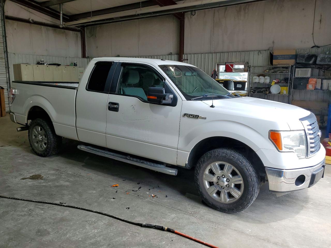 Ford F-150 Super Cab