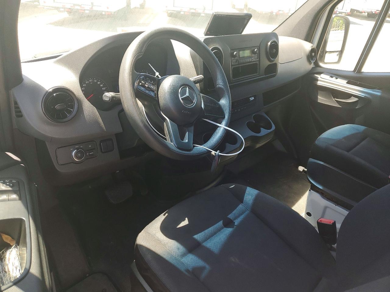 Mercedes-Benz Sprinter 2500