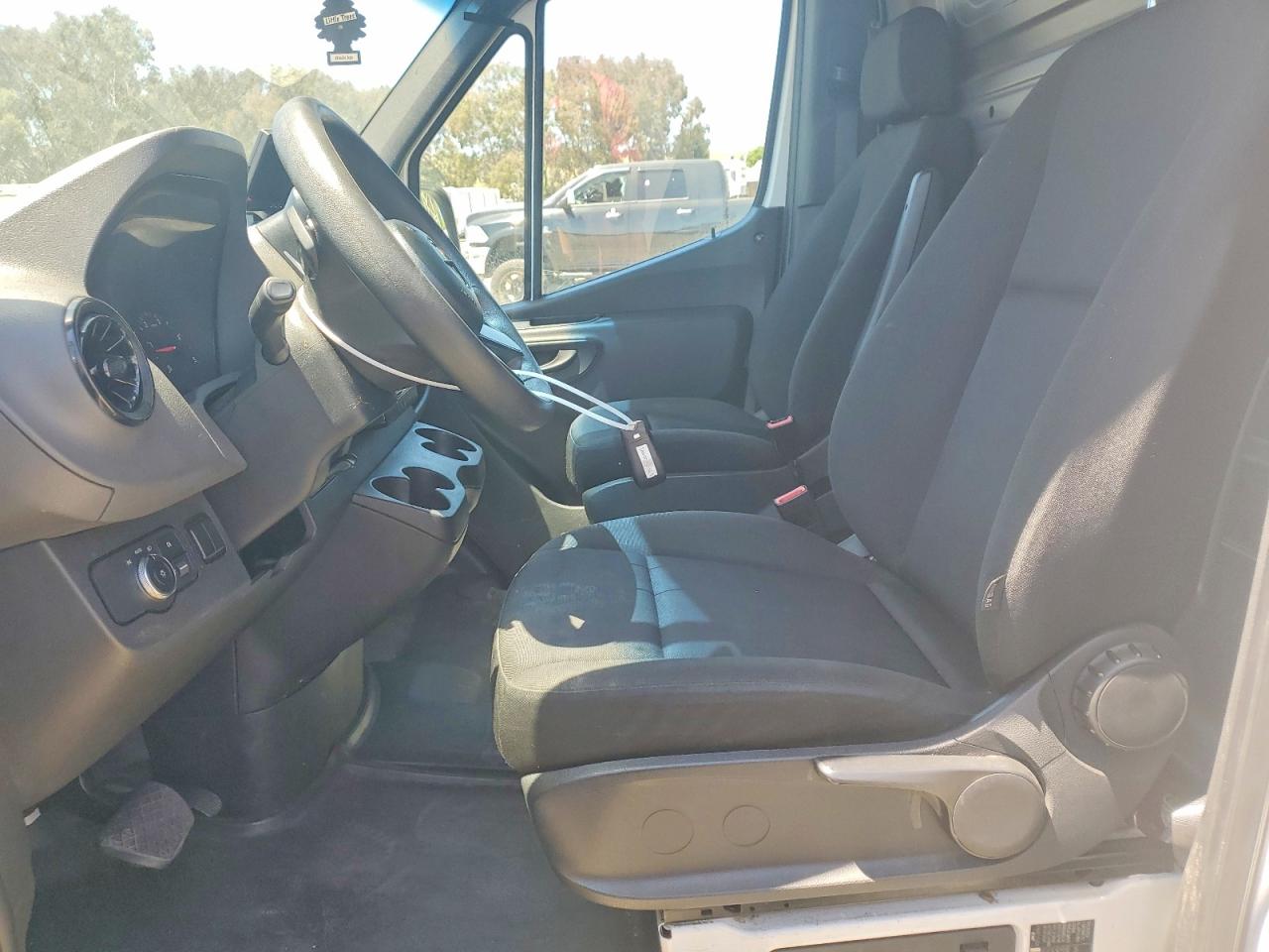 Mercedes-Benz Sprinter 2500