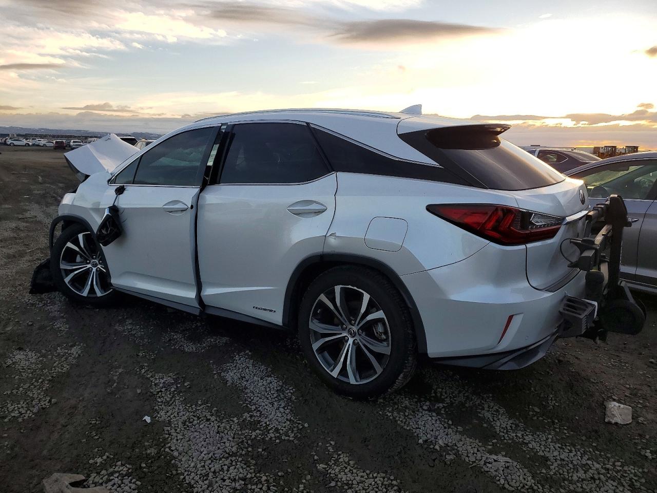 Lexus RX Base