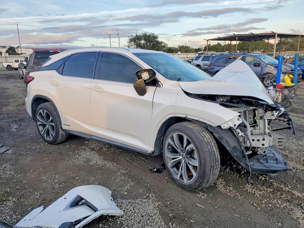 Lexus RX Base