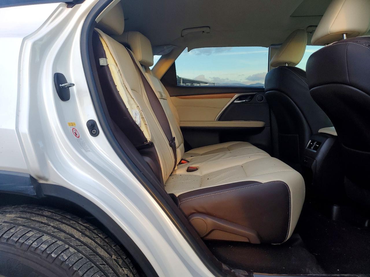 Lexus RX Base