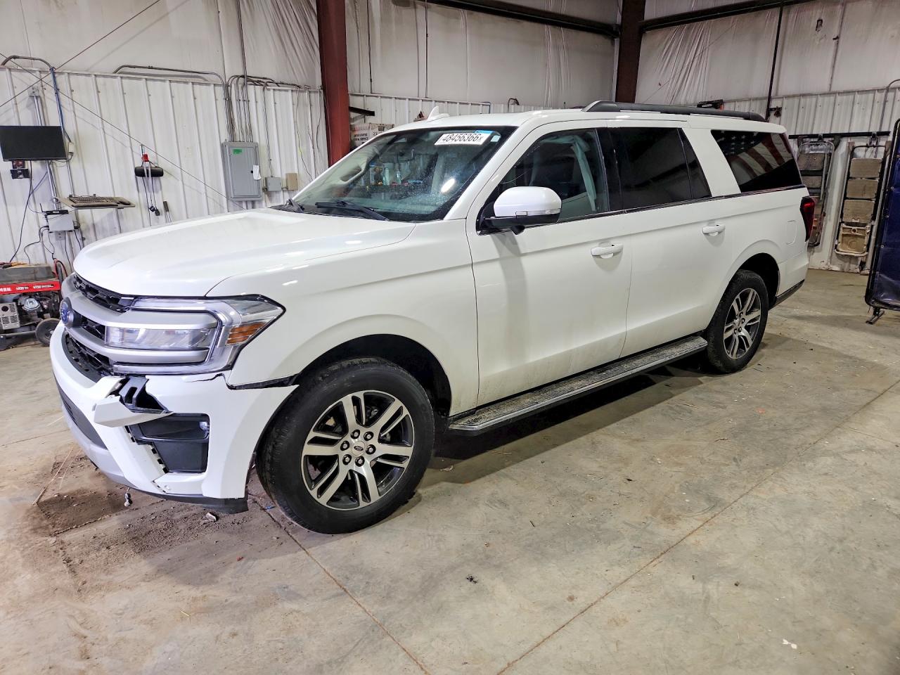 Salvage Ford Expedition Image